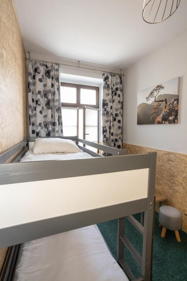 33 Hostel *