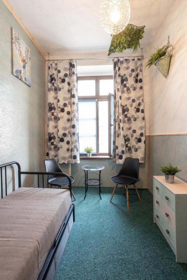 33 Hostel