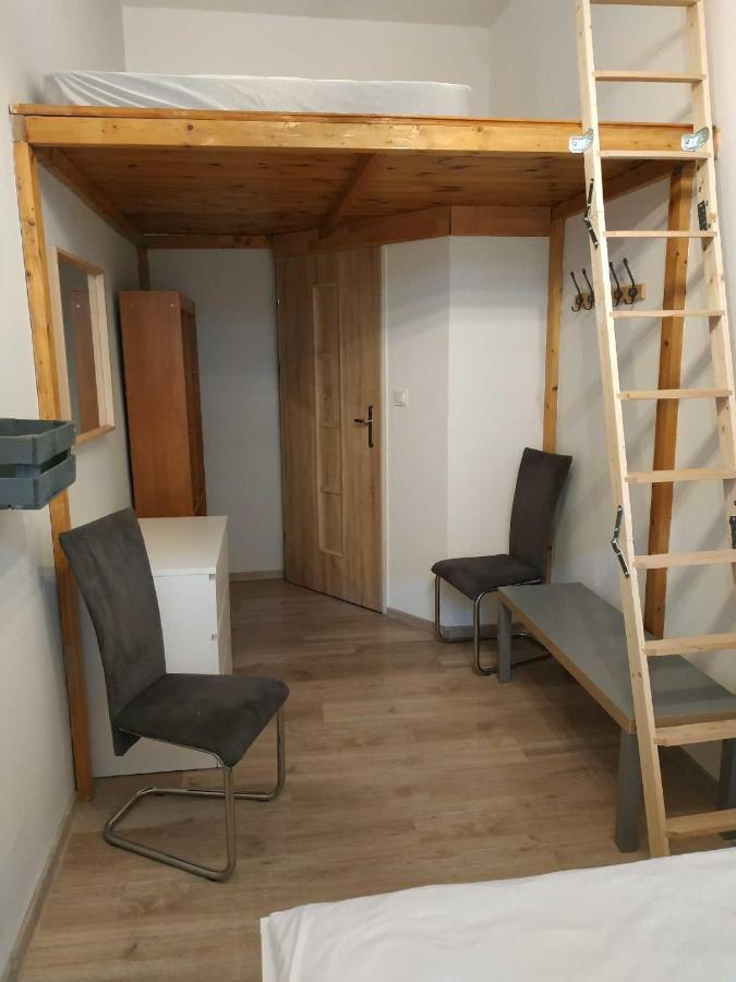 33 Hostel *