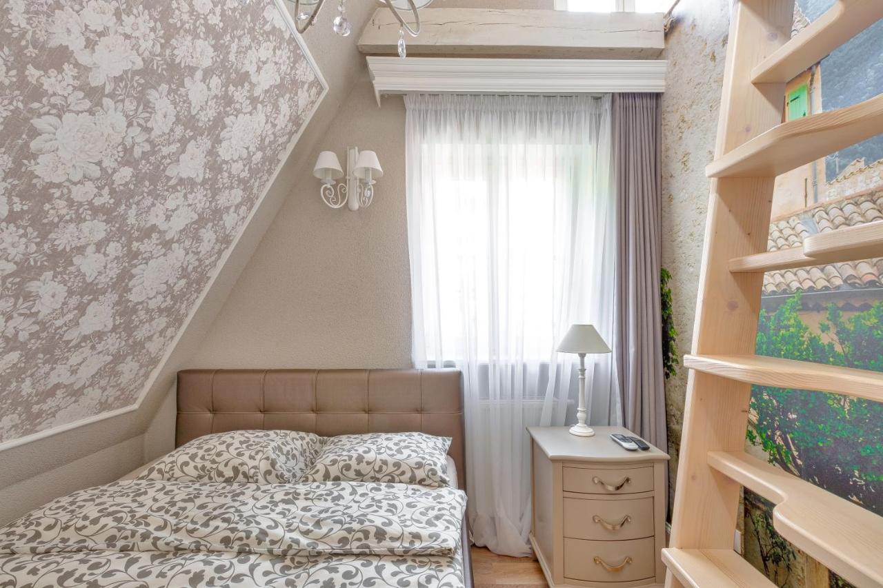 33 Hostel